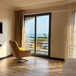 Oji Boutique * אלאניה