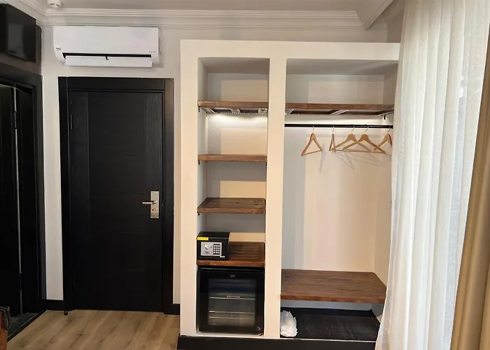 Готель Oji Boutique *